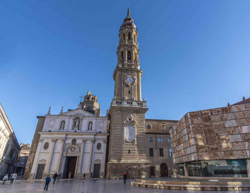 Zaragoza 029 - catedral del Salvador (la Seo).jpg